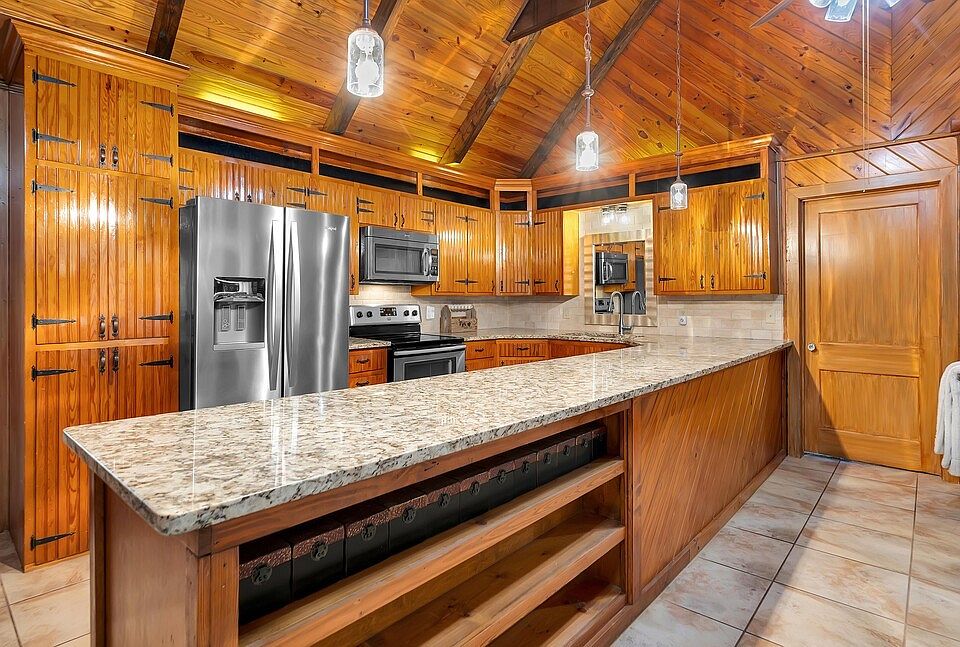 1st image of 114 Quail Lake Dr W