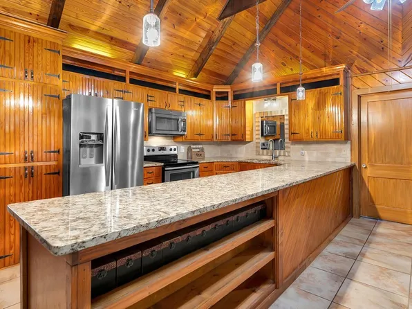 114 Quail Lake Dr W, Whitney, TX 76692