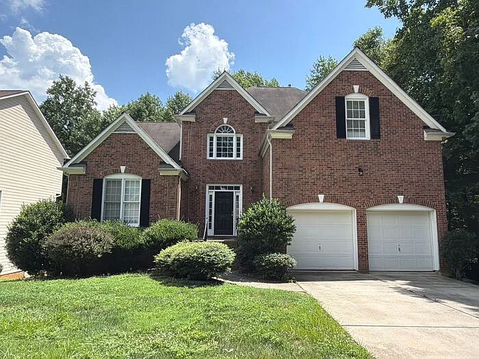 4 bed, 2.5 bath, 2700 sqft, $2,350 — Photo 1