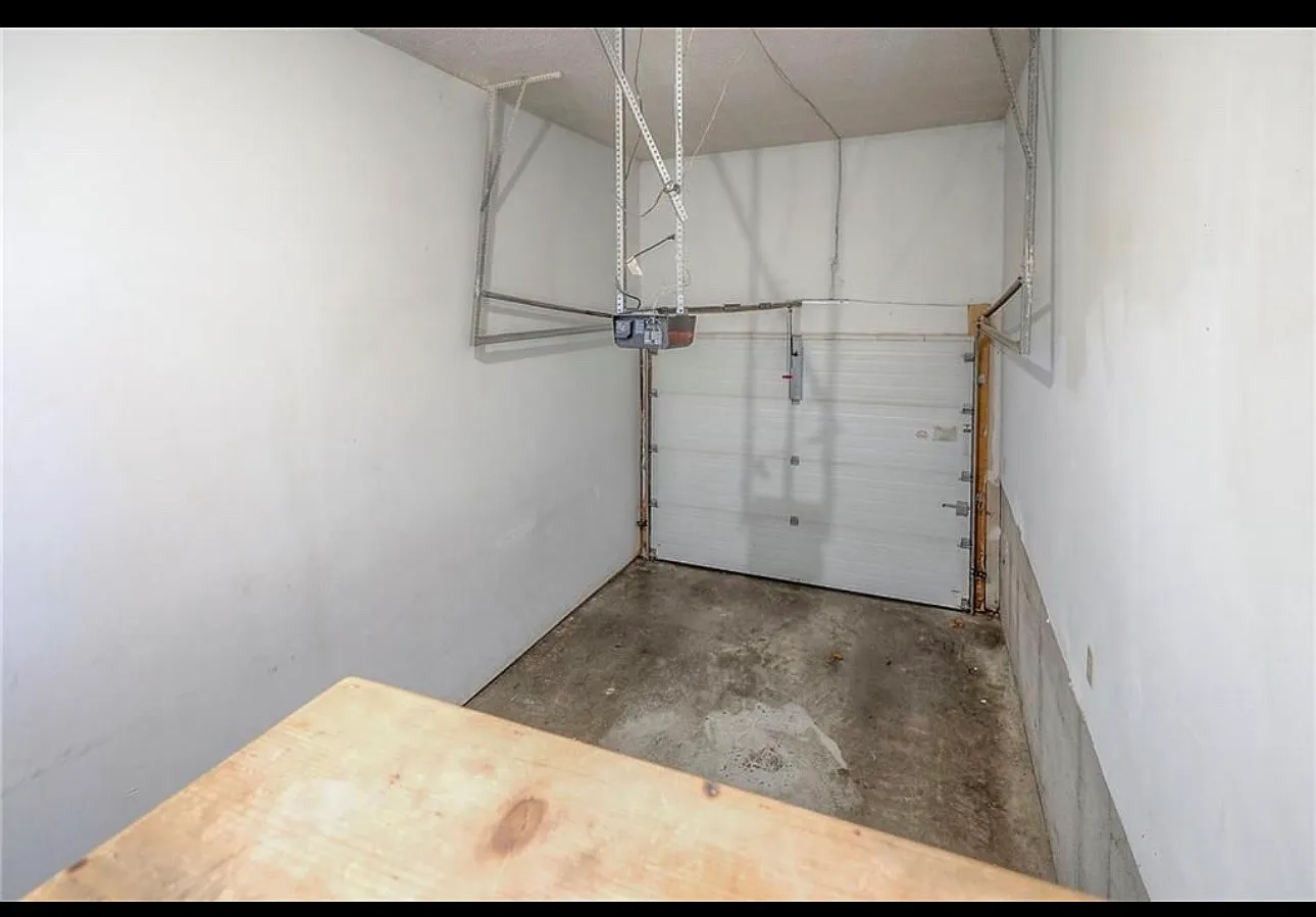 2 bed, 1.5 bath, 1200 sqft, $1,350 — Photo 4