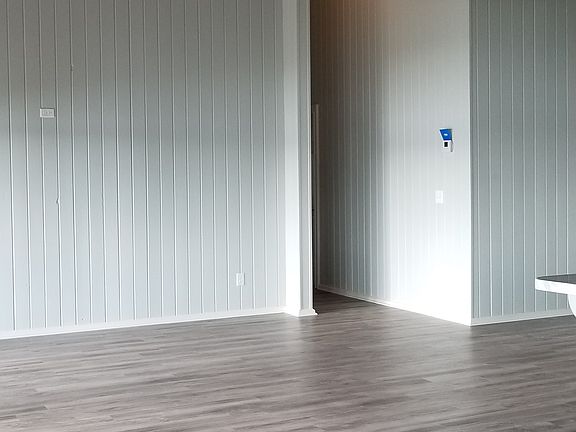4th image of 262 Island Dr