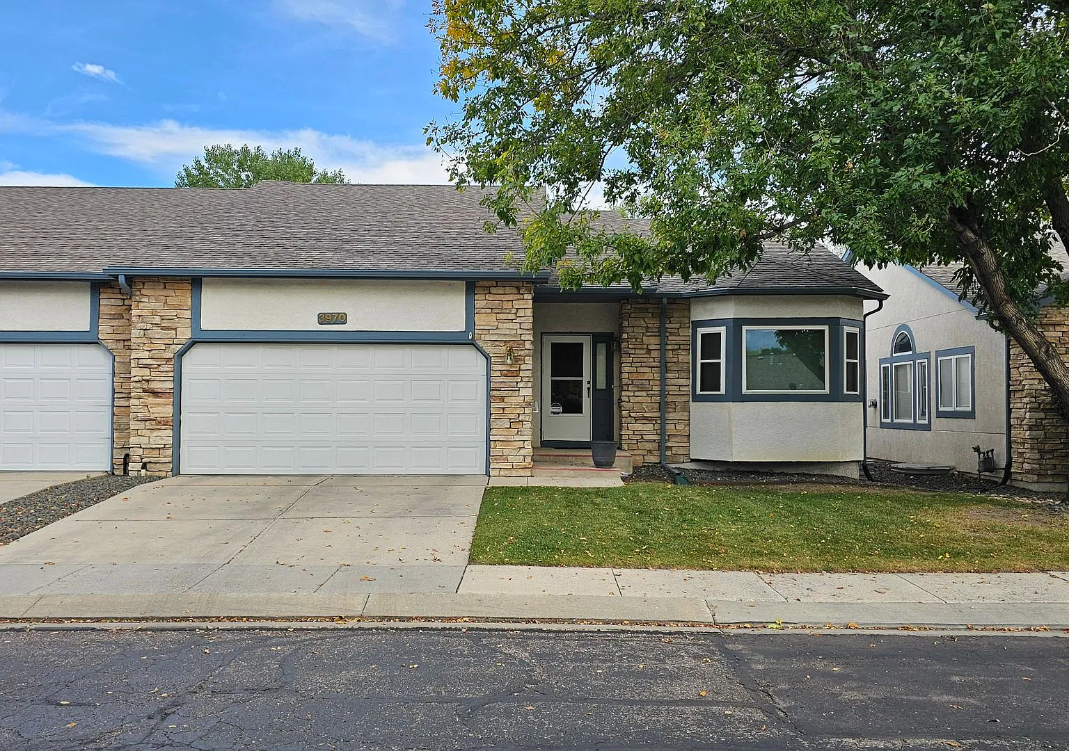 3 bed/3 bath Townhome in North Colorado Springs — Photo 2