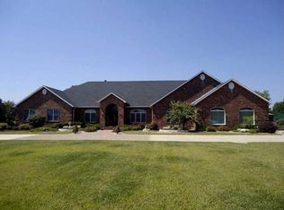 1 Jones Way, Wood River, IL 62095