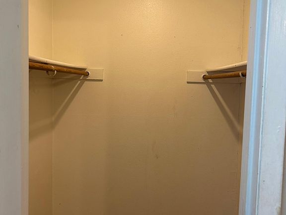 5th image of 603 Bracewood Cir #B