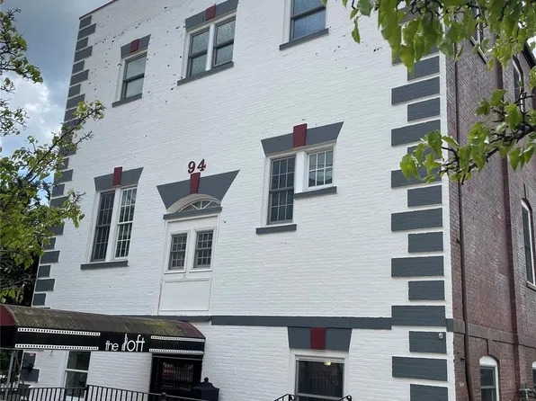94 4th Ave Unit 213, Bay Shore, NY 11706