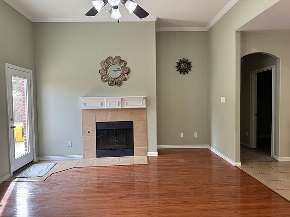 4th image of 633 Lake City Dr