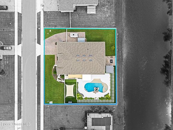 4th image of 3283 Armen Dr