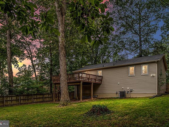 2nd image of 405 Mahogany Ln