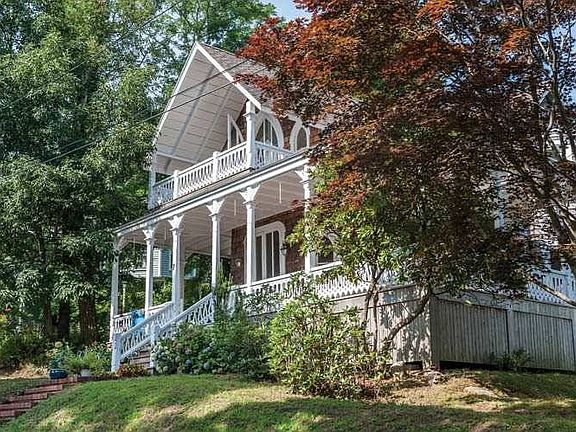 4th image of 7 Spring Garden Ave