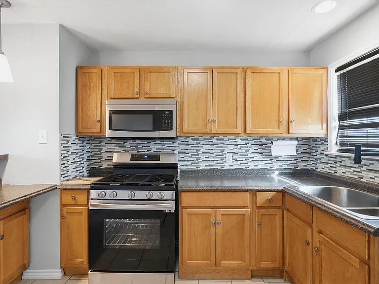 1741 Pasadena Dr — Photo 12