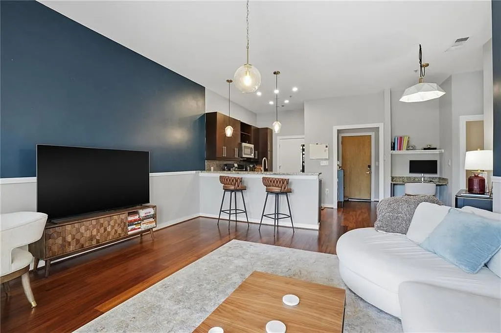 870 Inman Village Pkwy NE — Photo 2