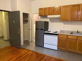 3059 Steinway St #2R, Astoria, NY 11103