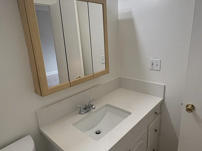 2111 W Palmyra Ave #B — Photo 10