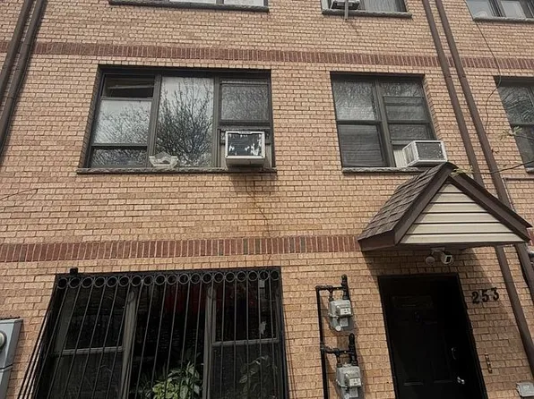 253 Cornelia St APT 1, Brooklyn, NY 11221