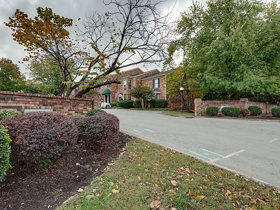 2nd image of 104 Matthew Ln