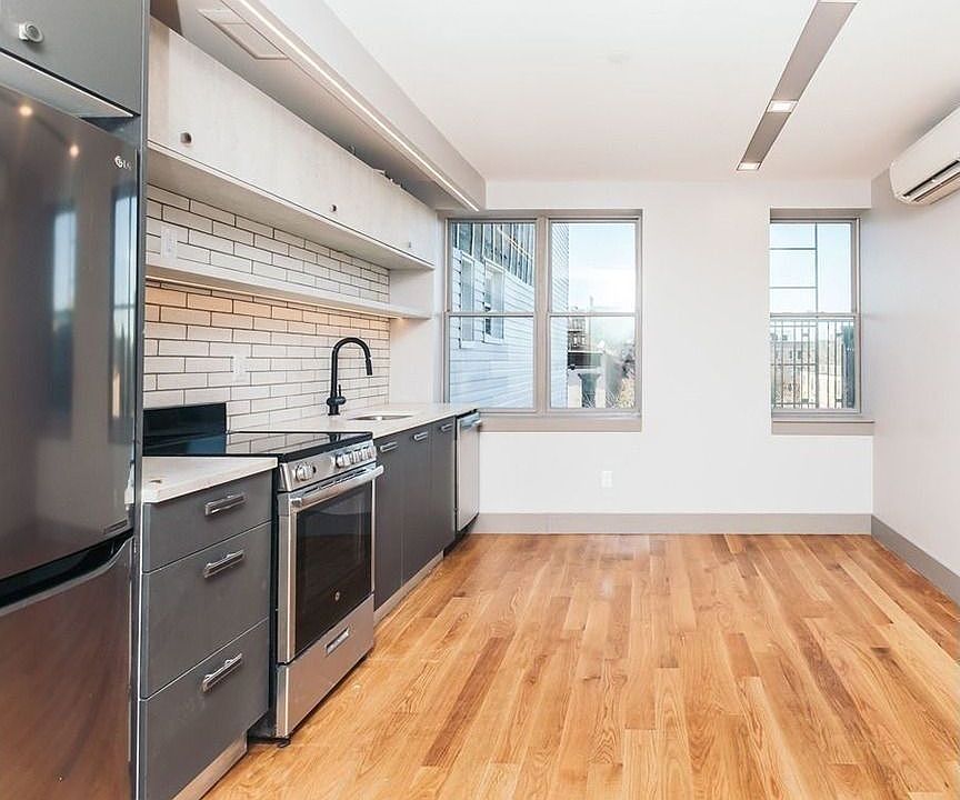1st image of 14 Stagg St #1I