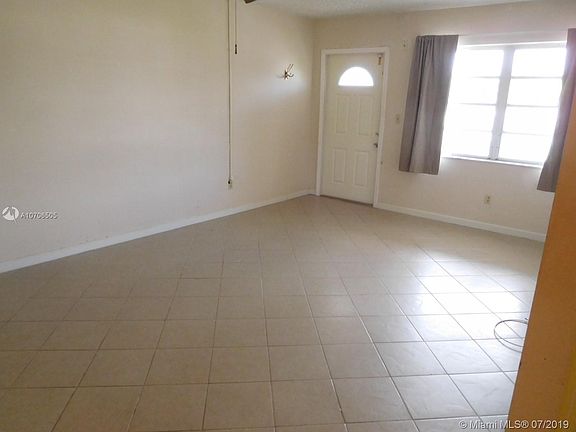 4th image of 15 NW 204th St APT 30