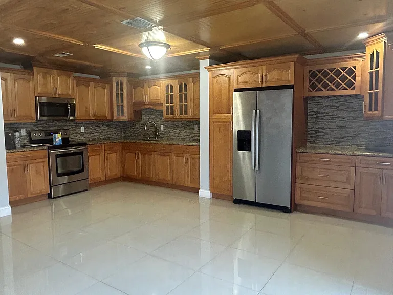 6503 SW 129th Ave — Photo 5