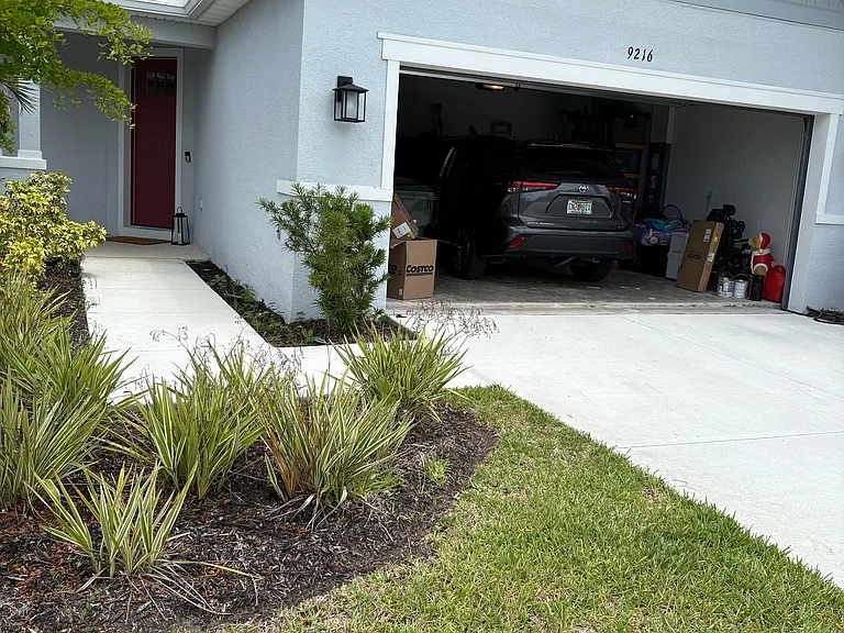 9216 Tequila Sunrise Dr — Photo 2