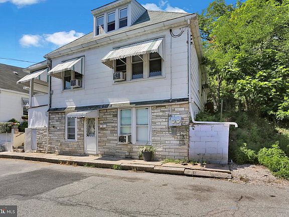 2nd image of 224 W Wallace St