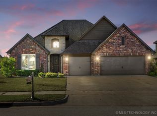 136 E 128th Pl S, Jenks, OK 74037