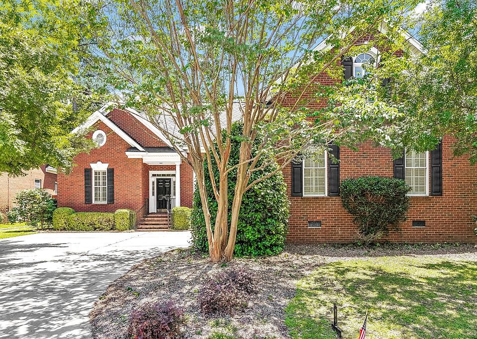 1st image of 176 Cloister Cove Ln