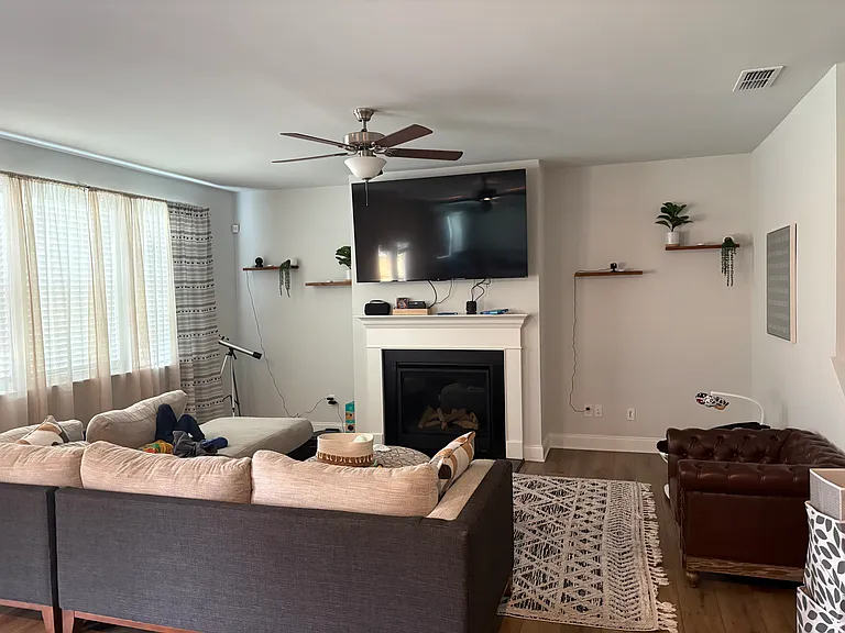 3477 Spruce Way SW — Photo 4
