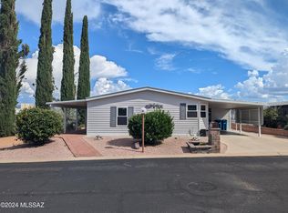 35 W Pinon Dr, Green Valley, AZ 85614