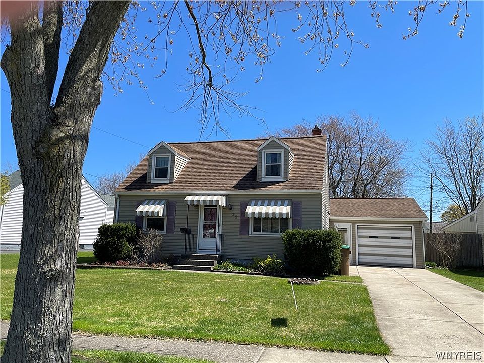 1st image of 22 Elaine Ct