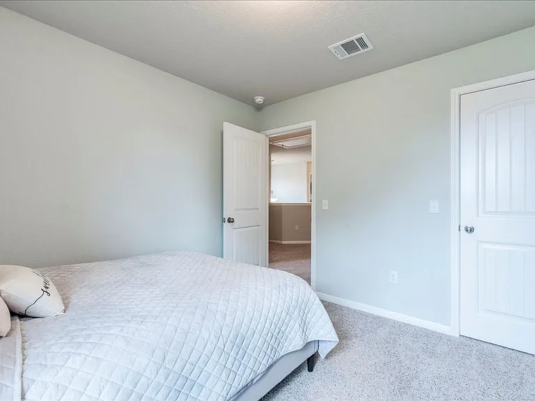 125 Groesbeck Ln — Photo 21