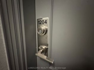 30 Elm Dr W #1204, Mississauga, ON L5B 0N6
