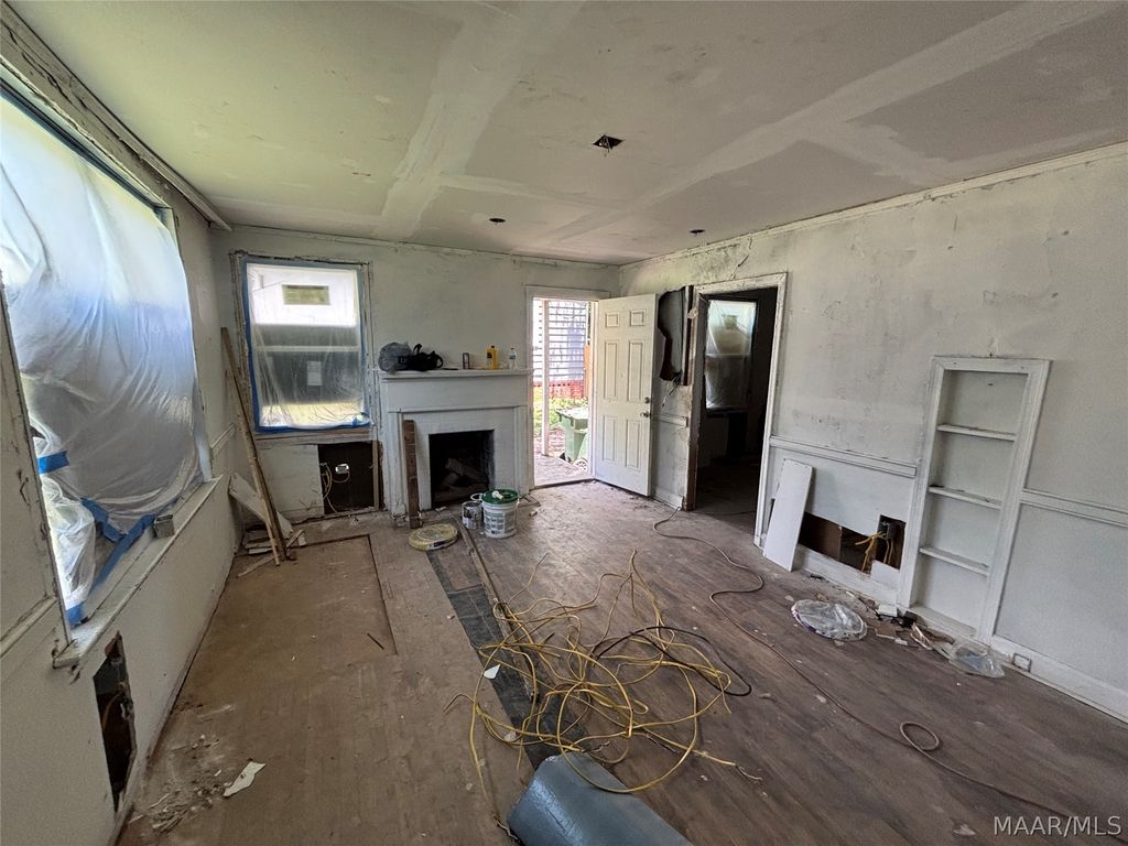 Apartment in Montgomery, Capitol Heights, Kane County - More