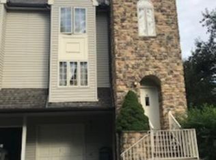 16 Daria Ln, Berkeley Heights, NJ 07922