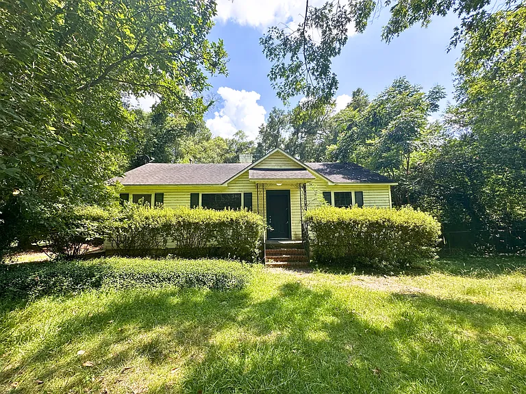 4823 Auburn Dr S — Photo 1