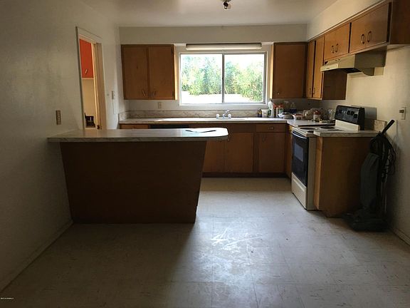 3rd image of 1365 Wofford Dr