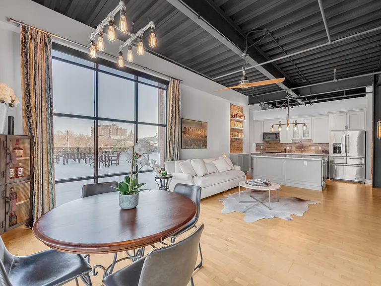 350 E Short St #209 — Photo 35