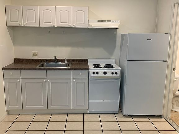 3rd image of 1145 Hillside Dr