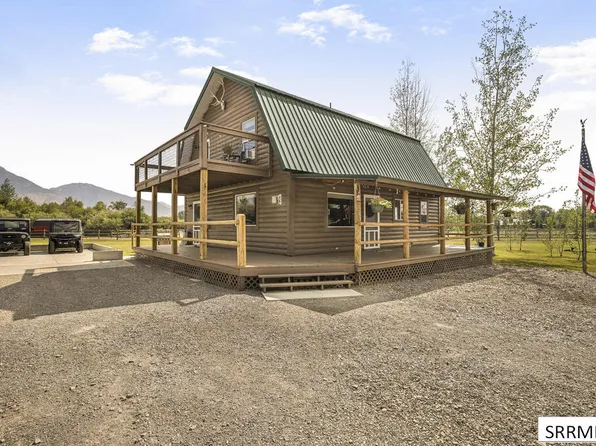 4236 Summit Dr, Mackay, ID 83251