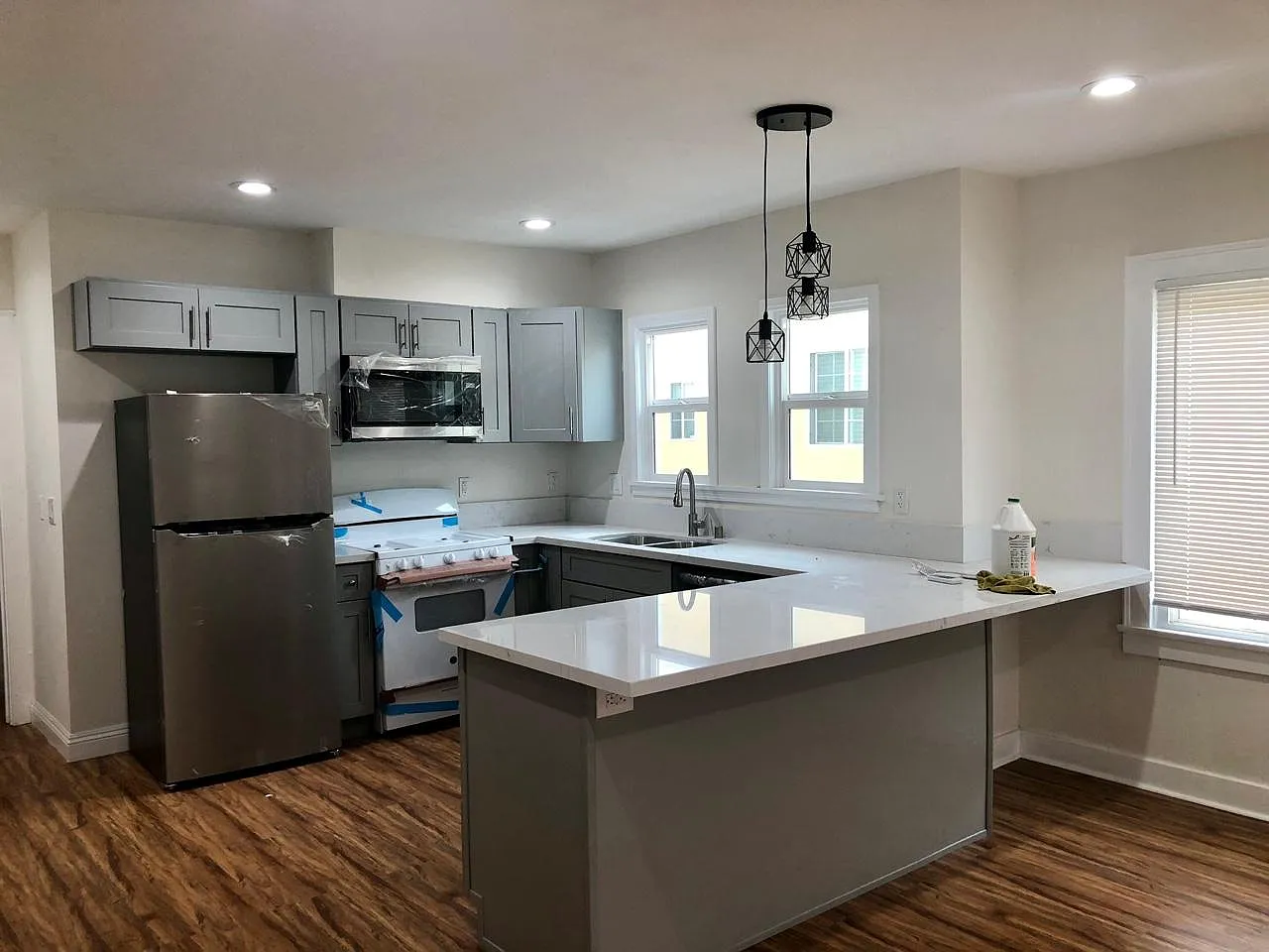 2 bed, 1100 sqft, $2,500 — Photo 4