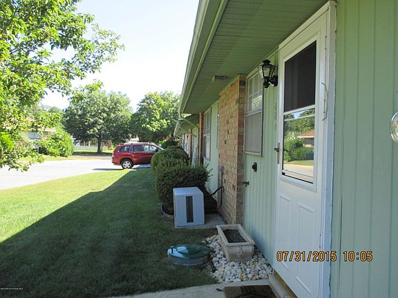 3rd image of 48B Buckingham Dr