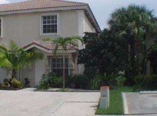 255 SW 122nd Ter, Pembroke Pines, FL 33025
