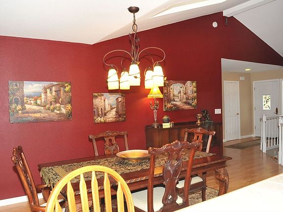 Spacious Dining Area