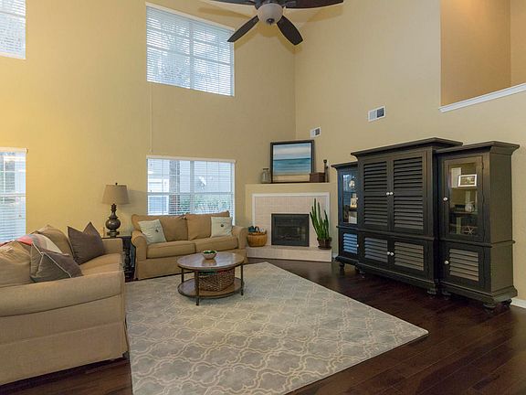 3rd image of 333 Tequesta Dr