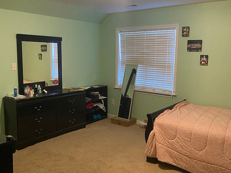 102 Cabells Ct — Photo 12