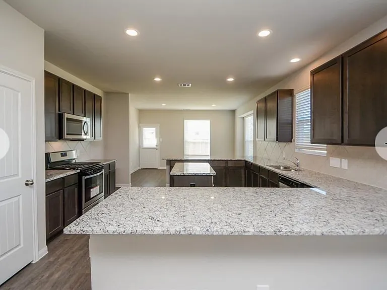 4335 Rosemary Ln — Photo 6
