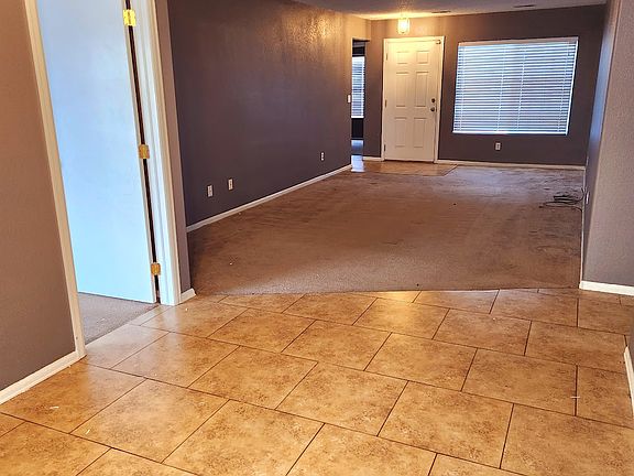 Dining and family room 51st_02212023