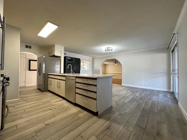 Large eat-in kitchen