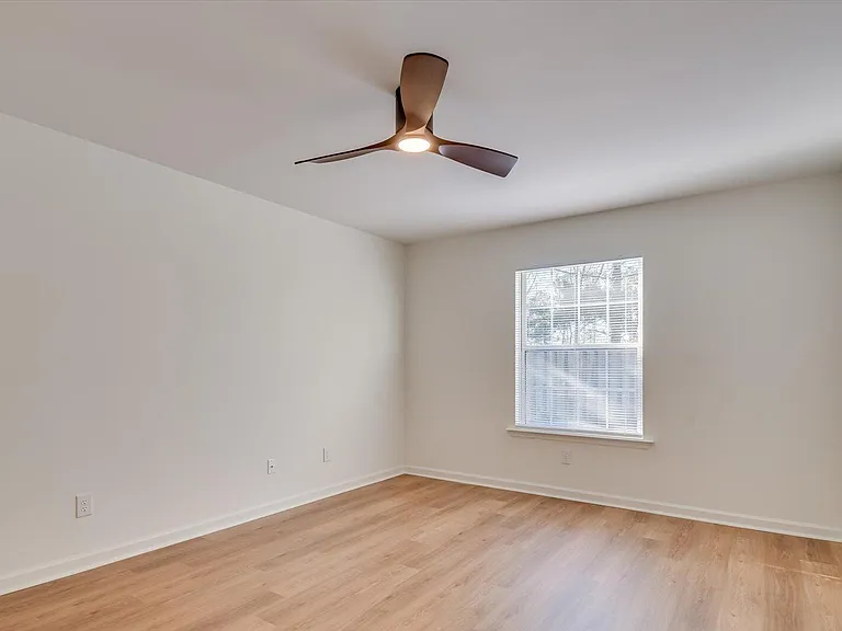128 Barts Dr — Photo 17
