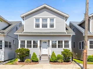 127 N Princeton Ave, Ventnor, NJ 08406