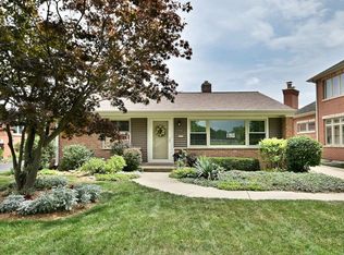 8281 N Washington St, Niles, IL 60714